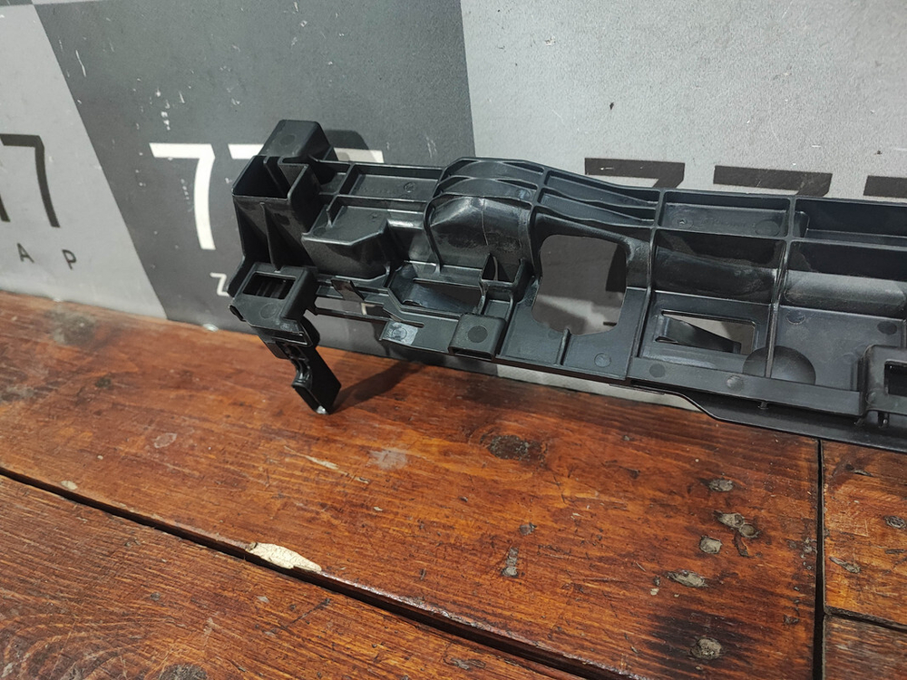 Кронштейн радиатора Mercedes GLC (X253) Новый Оригинал A0995040500