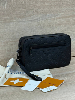 Борсетка Louis Vuitton