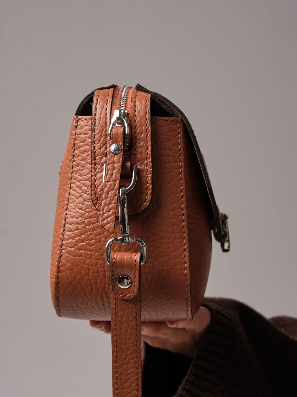 Женская сумка кросс-боди Azaro коричневый камень соло