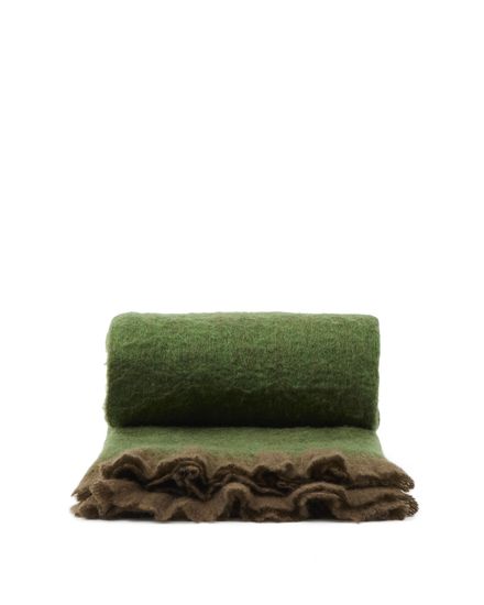 Плед Odelna из шерсти и акрила с оборками зеленого цвета, 130 x 170 см