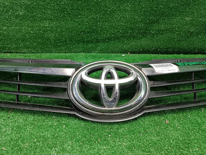 Решетка радиатора Toyota Camry xv50 (2014-2017)