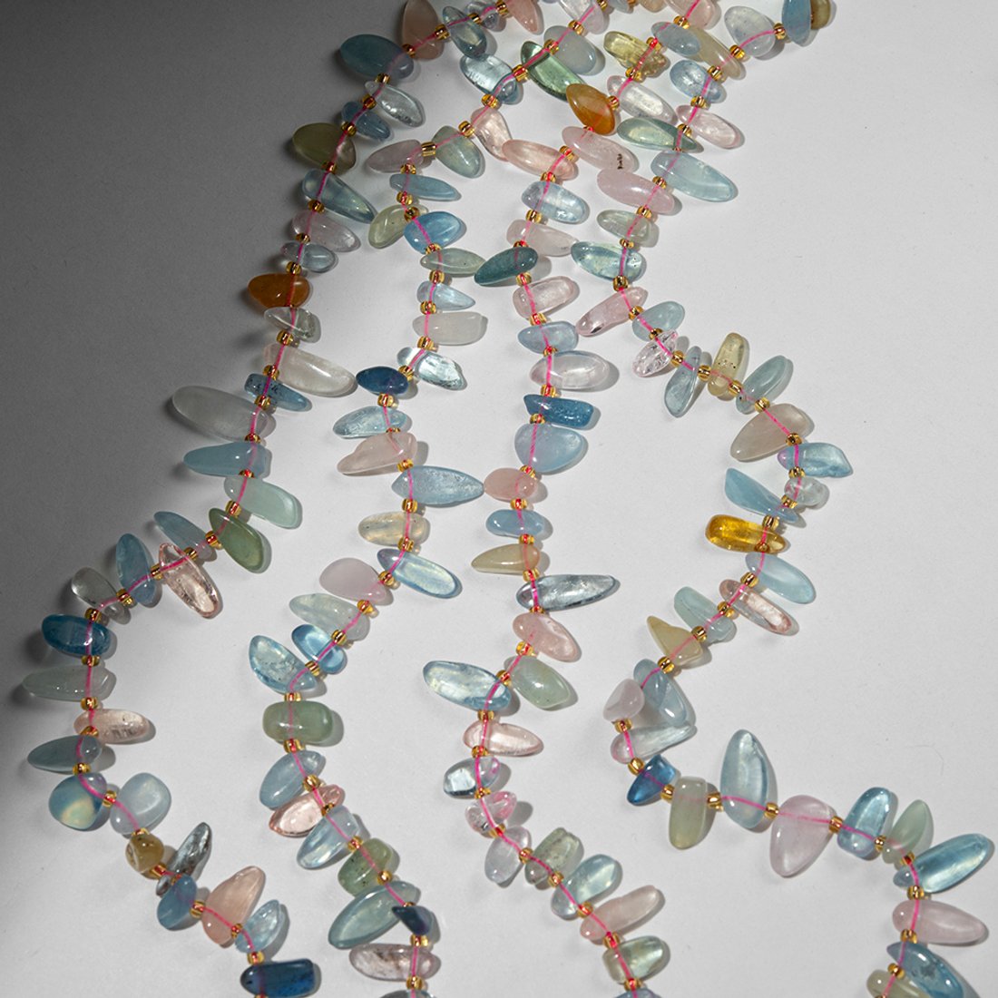 Микс бериллов натуральный, перышки, 10-19мм