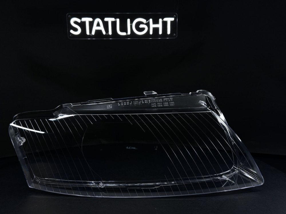 Правое стекло фары AUDI A8 D3 2004-2009