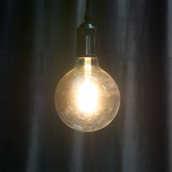 LED-G125-10W-WW-E27-CL PLS02WH Лампа светодиодная. Форма шар. прозрачная колба. Цвет свечения теплый белый. Серия Sky. Упаковка картон. ТМ Uniel