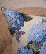 Декоративная гобеленовая наволочка для интерьерной подушки Гортензия 68х47