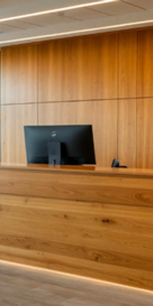 Стойка ресепшн на заказ