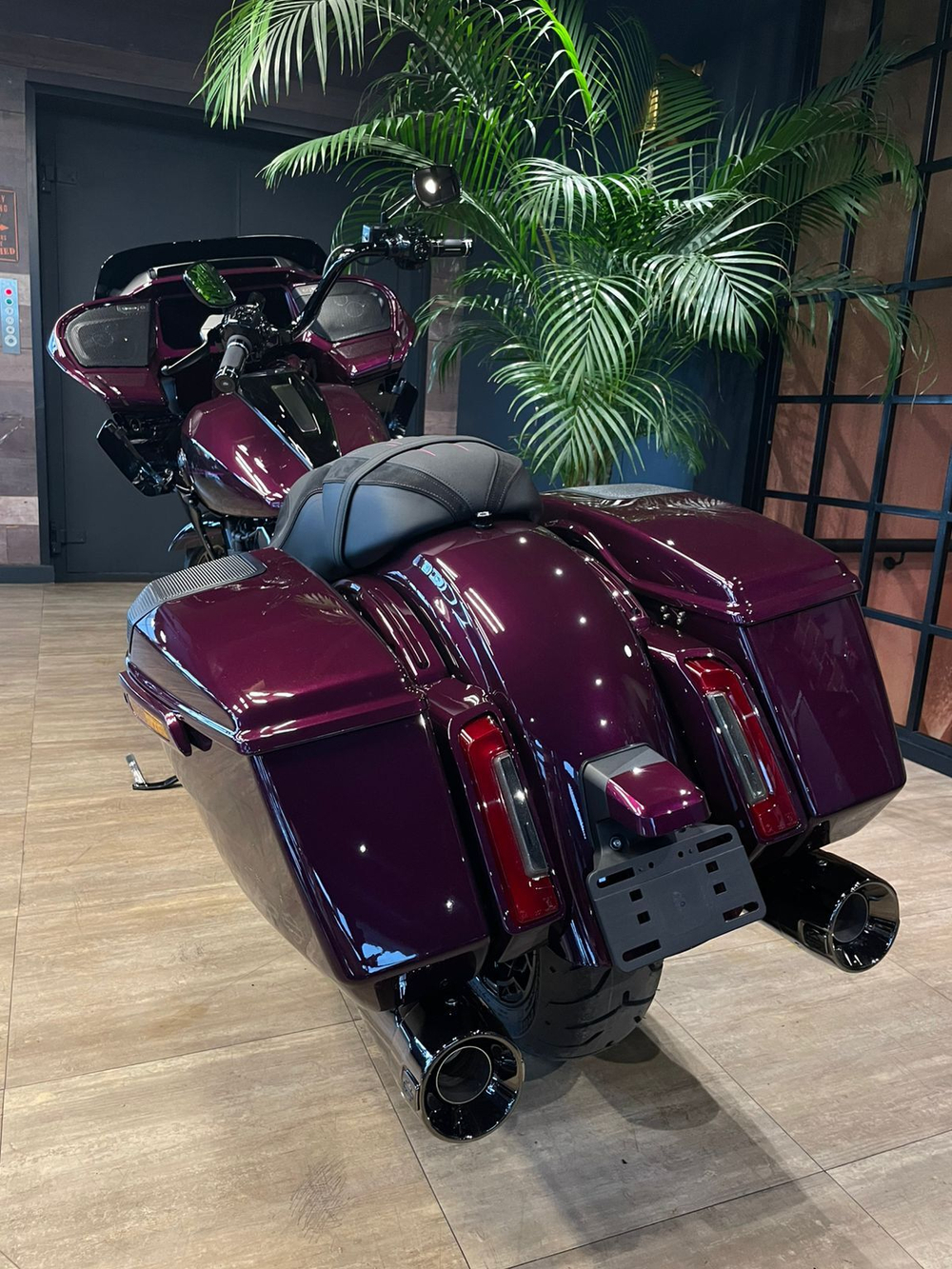Harley-Davidson CVO Road Glide 121 (Poison Berry) 2025
