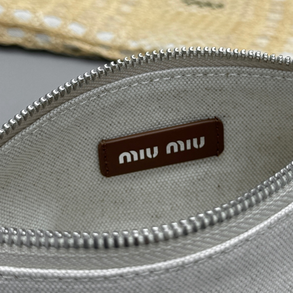 Miu Miu Ivy Bag 40 cm