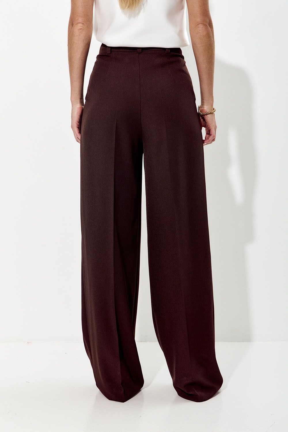 Брюки палаццо свободные с защипами шоколадного цвета