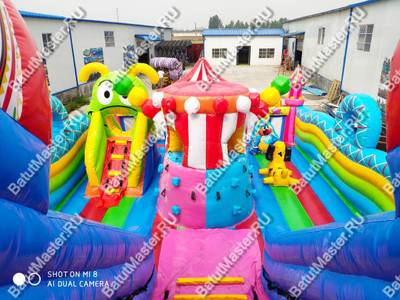 Коммерческий надувной батут "Парк развлечений 2" 12*7*7 м без фигуры клоуна