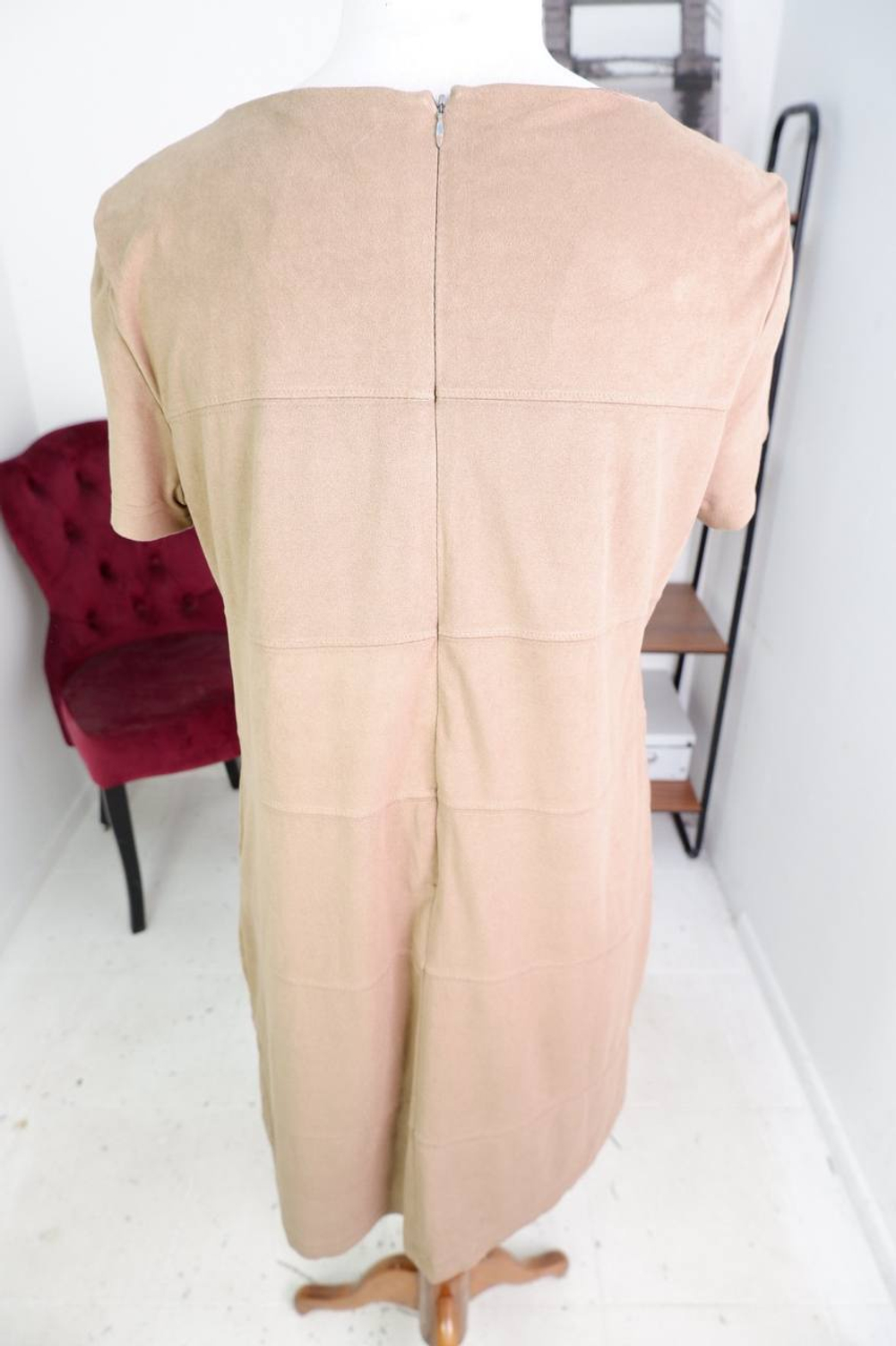 Платье Incity под замшу, визуально на 50 размер