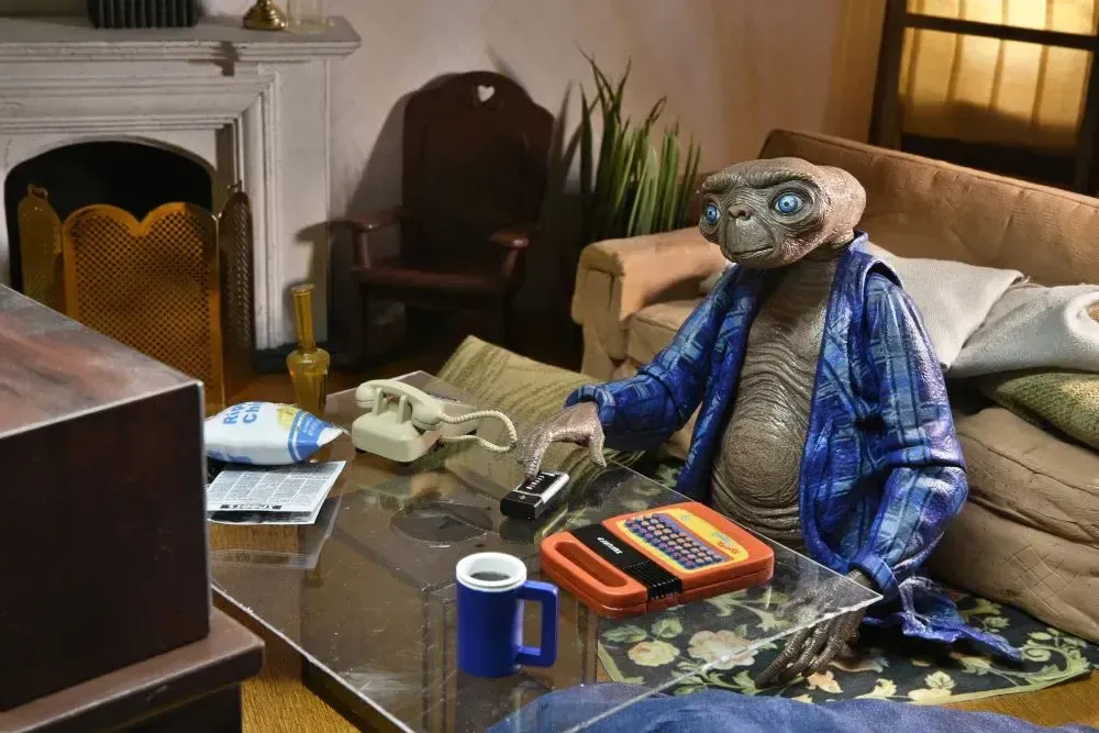 Фигурка Neca 40th Anniversary ET Telepathic Ultimate