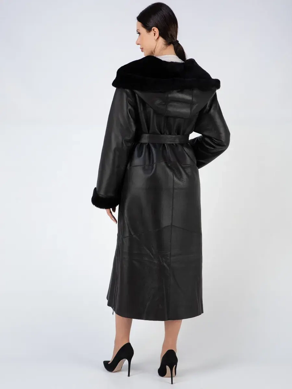 Дубленка зимняя натуральная с капюшоном длинная