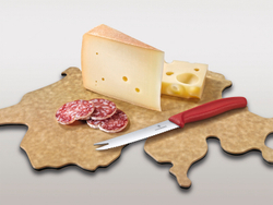 Фото набор VICTORINOX Swiss Map: нож для сыра и колбасы Swiss Classic 11 см + разделочная доска в форме карты Швейцарии Epicurean нержавеющая сталь пластик древесное волокно 40x0,6x25 см с гарантией