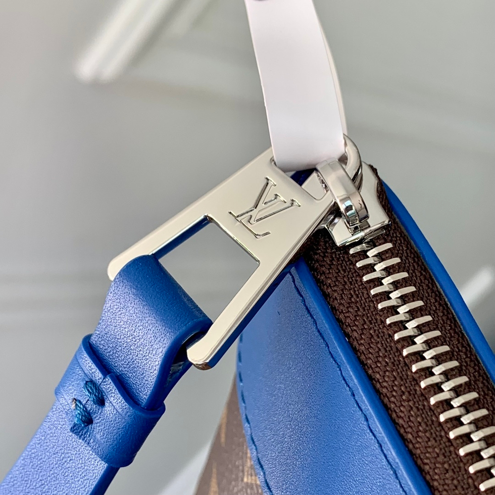 Louis Vuitton Pochette Voyage Souple