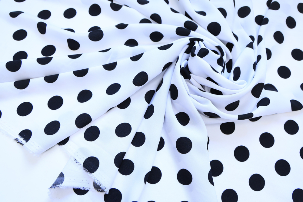 Вискоза белая в черный средний горох