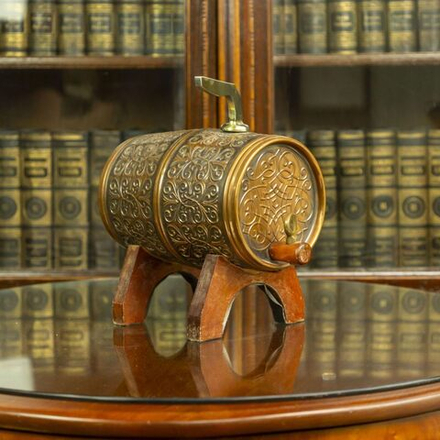 Настольная ёмкость-бочонок для розлива напитков