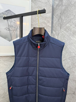 Безрукавка Kiton