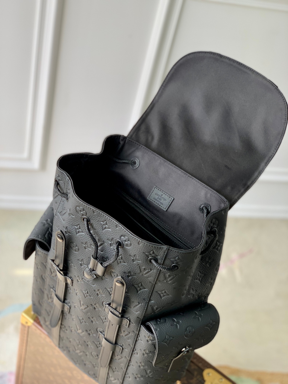 Louis Vuitton Christopher MM