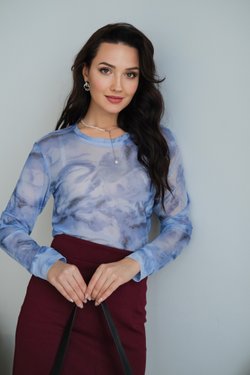 Лонгслив из голубой сетки