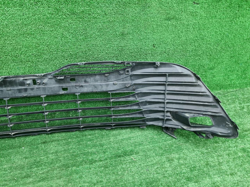 Решетка переднего бампера Toyota Camry xv70 17-21