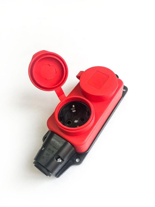 Колодка 2 с/з каучук красная 16A IP44 КОСМОС