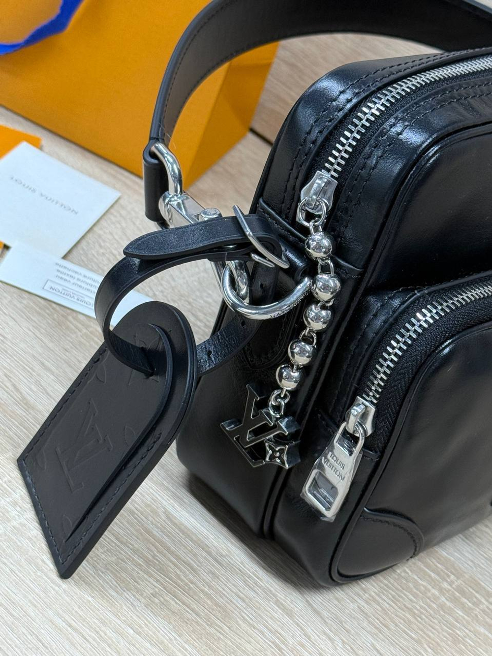 Сумка-мессенджер Louis Vuitton