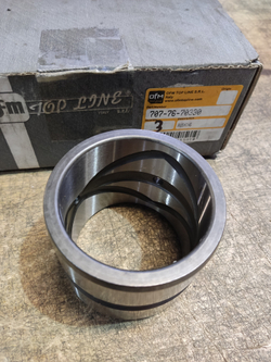 Втулка 707-76-70330