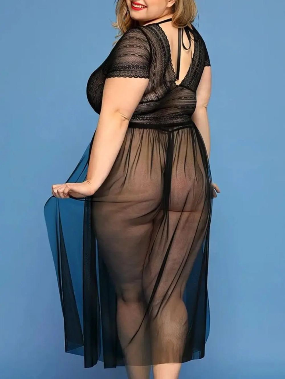 Прозрачное платье с вырезами plus size