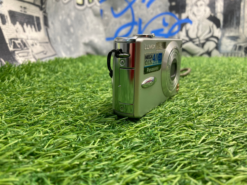Panasonic Lumix DMC-FX2