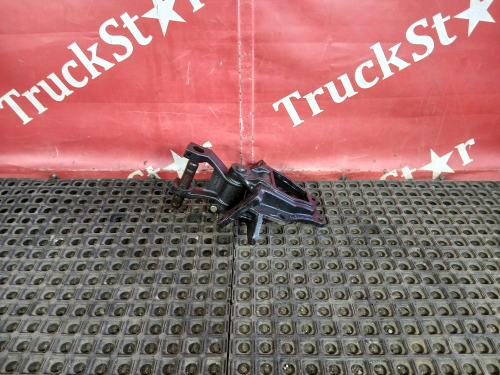 Кронштейн передней рессоры левый 2023г