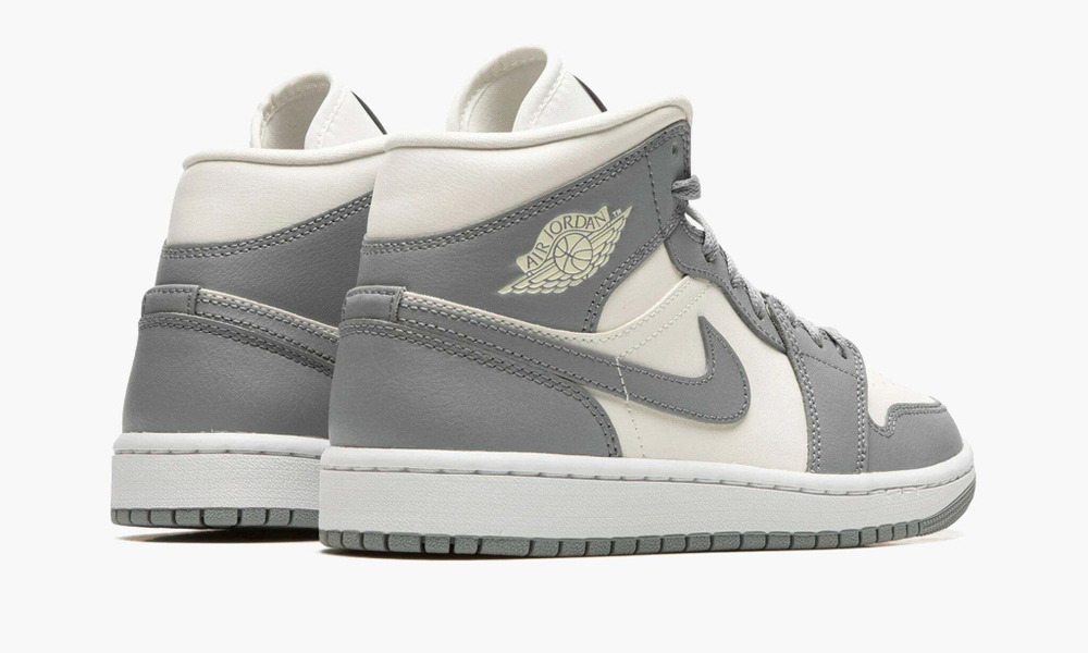 Air Jordan 1 Mid WMNS "Stealth"