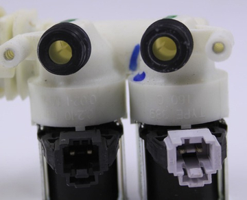 Электромагнитный заливной клапан 33390056 стиральной машины Hotpoint Ariston