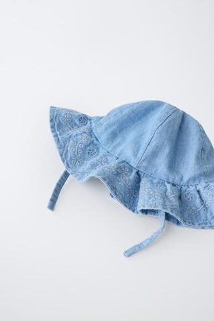 ZARA ДЖИНСОВАЯ ПАНАМА С ВЫШИВКОЙ, ВЫЦВЕТШИЙ СИНИЙ