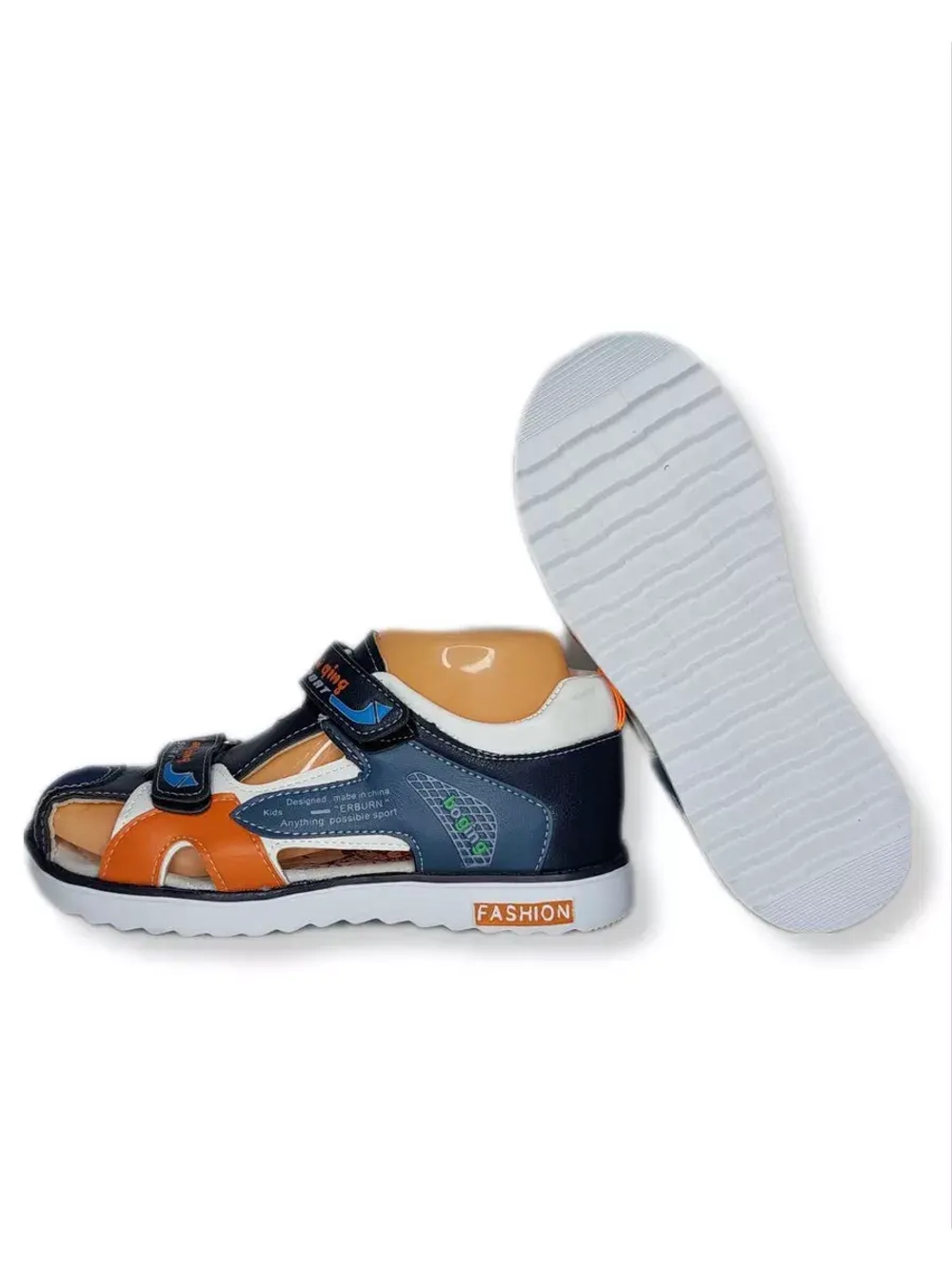 Детские сандалии.