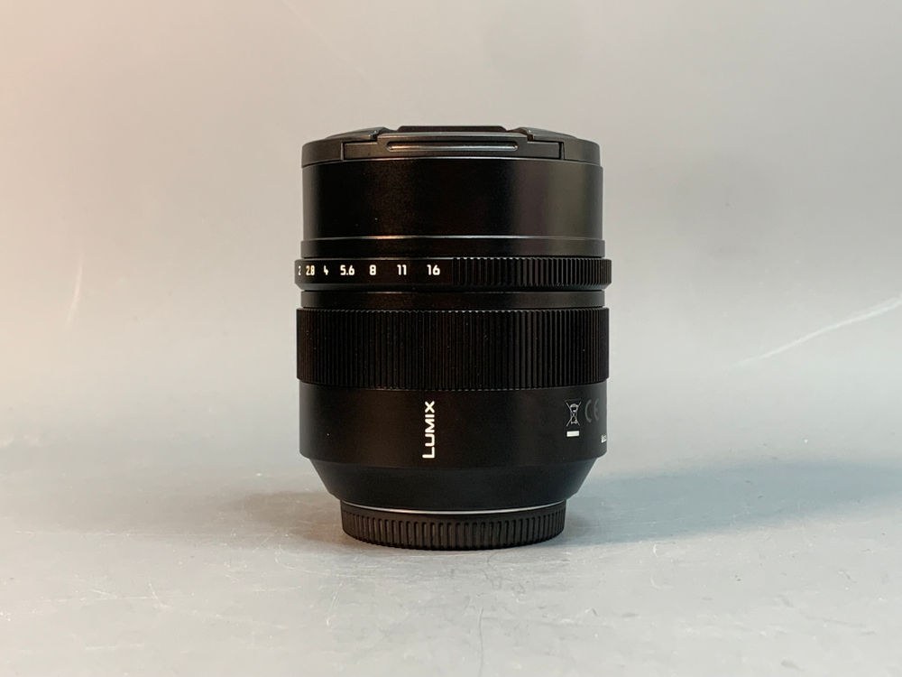 Panasonic Nocticron 42.5mm f/1.2 Asph DG O.I.S.
