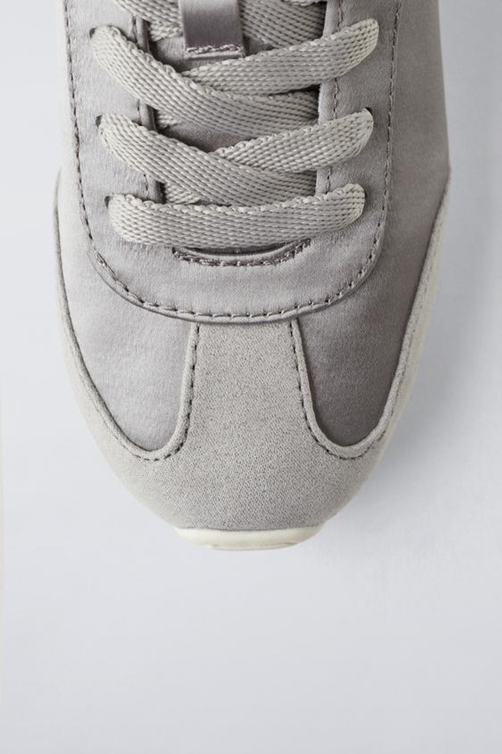 ZARA КРОССОВКИ ИЗ АТЛАСА, СЕРЫЙ