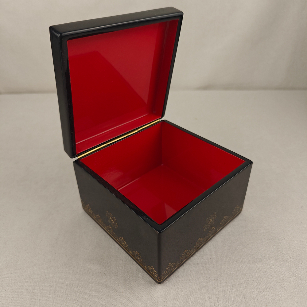 Шкатулка с росписью Палех "Аленький цветочек"