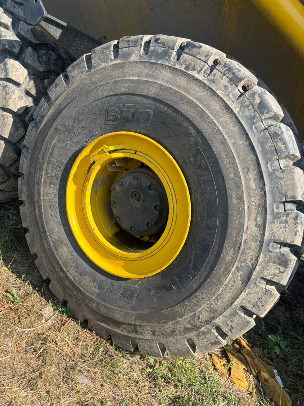 KOMATSU HM400* Шарнирно-сочленённый самосвал HM400-5 (Дизельный, 15,2 л, 480 л.с., АТ)