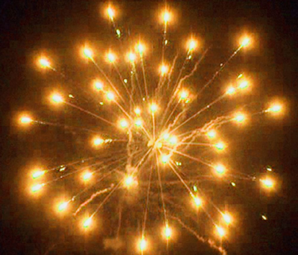 Батарея салютов «WIND FIREWORKS»   0,8"/100 залпов