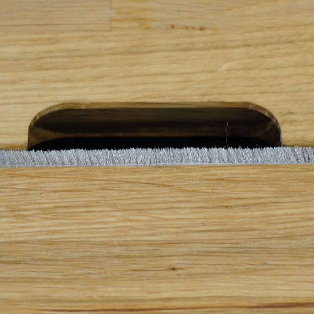 Тумба под телевизор Паво из дуба с подсветкой 140х42х50