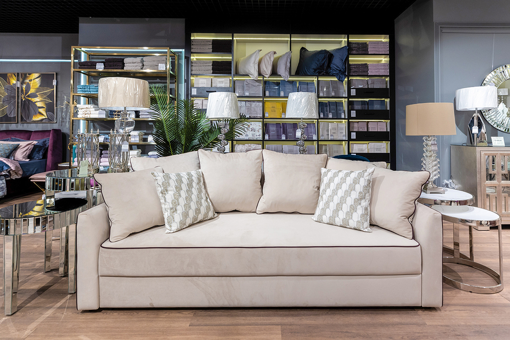 Диван велюровый трехместный Garda Decor Mores бежевый с кантом