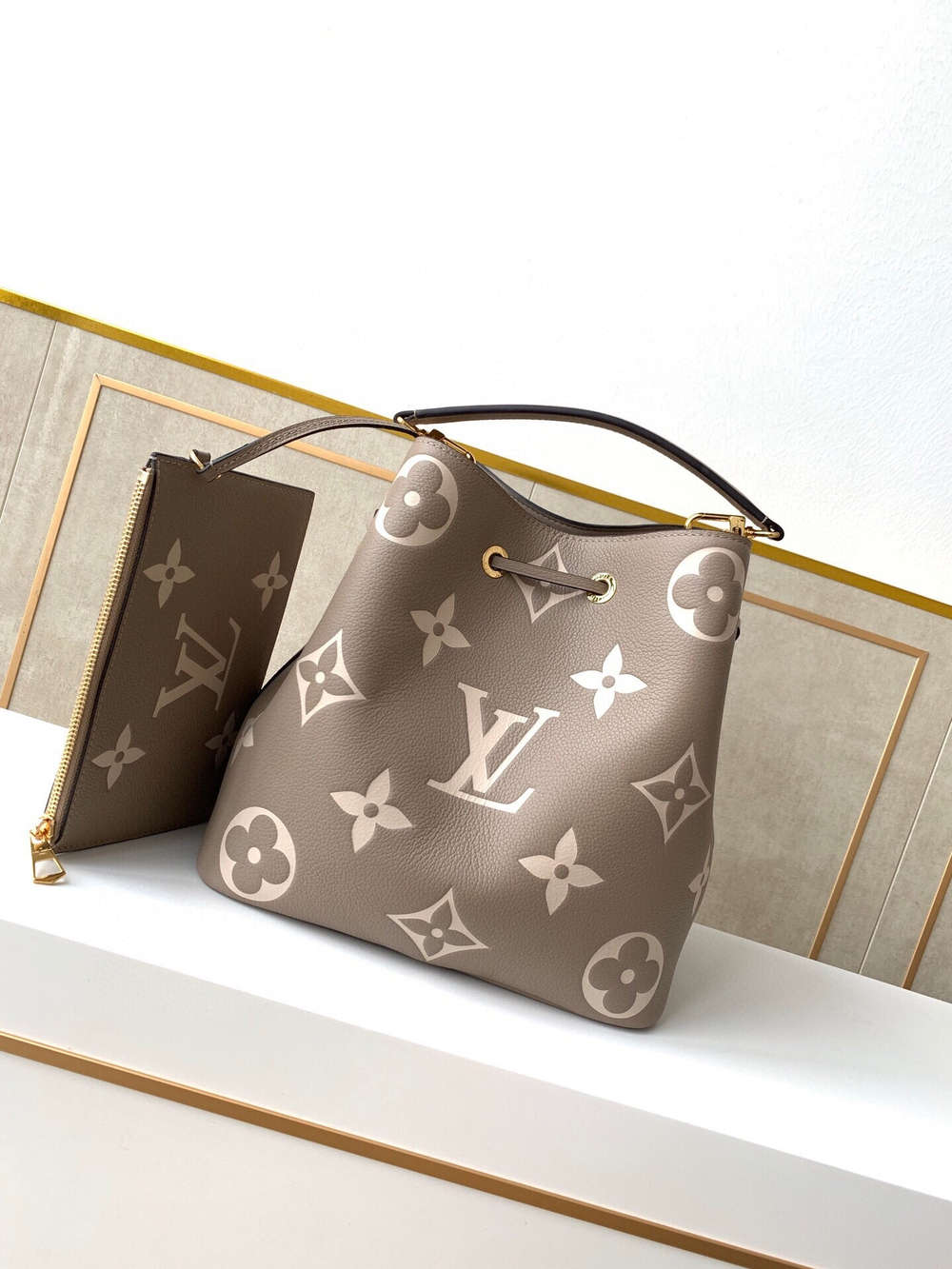 Louis Vuitton NeoNoe MM