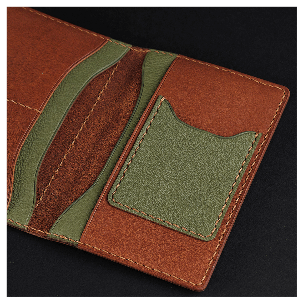 Кожаная обложка на паспорт «Рысь»