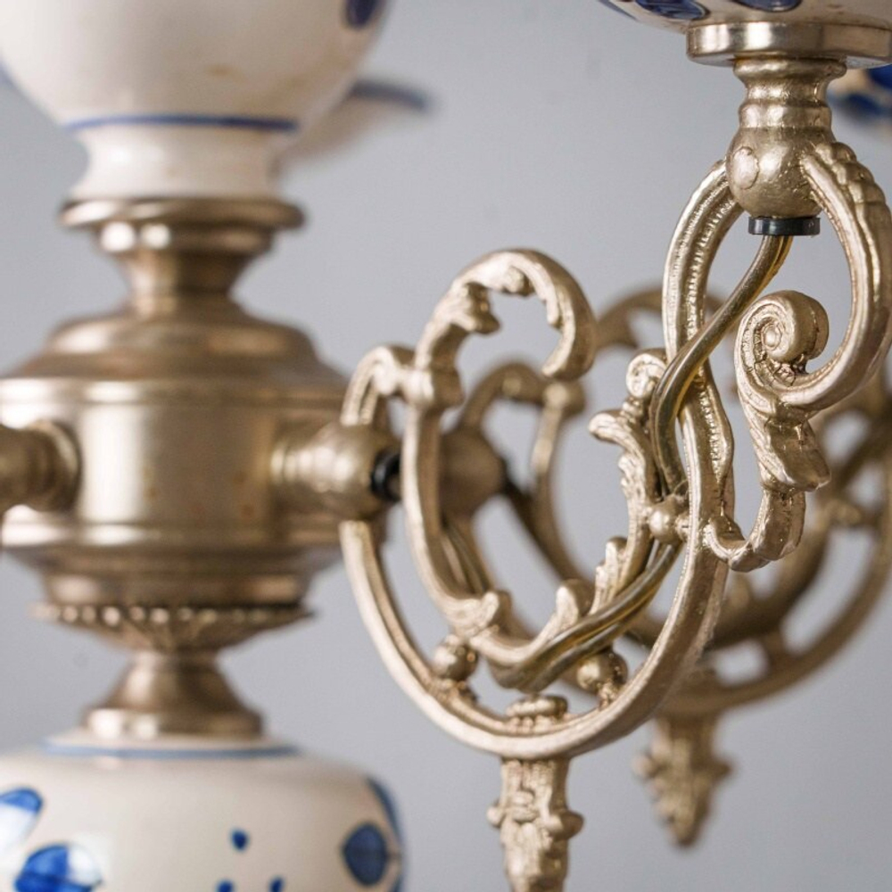 Антикварная керамическая люстра с росписью и бронзовым основанием