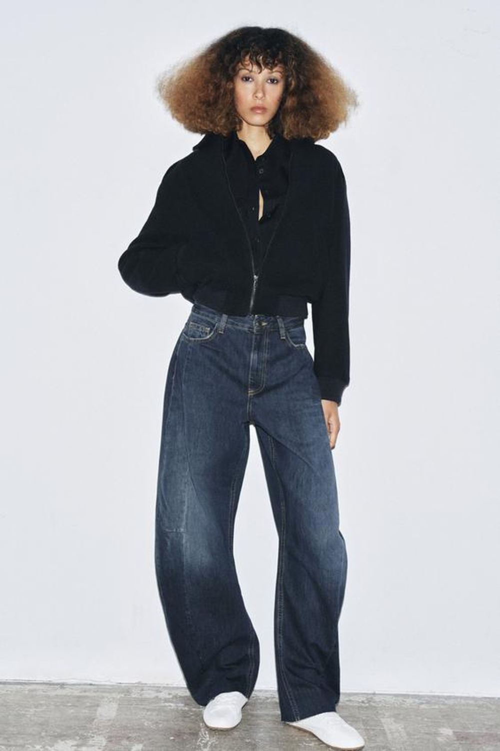 ZARA ДЖИНСЫ BARREL СО СРЕДНЕЙ ПОСАДКОЙ — ZW COLLECTION, ВЫЦВЕТШИЙ СИНИЙ