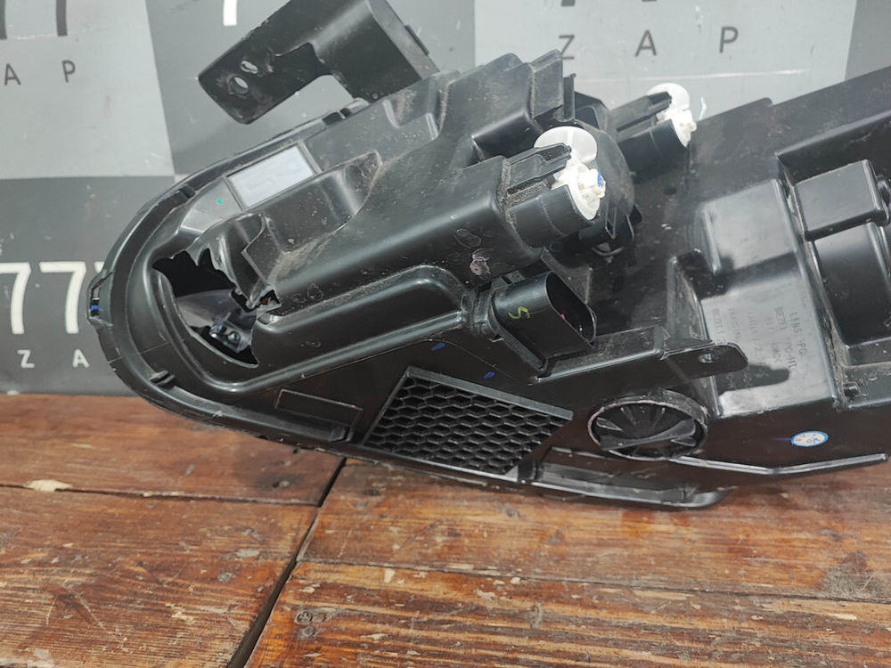 Фара правая Advanced LED Geely Coolray 19-нв Б/У Оригинал 7051022800