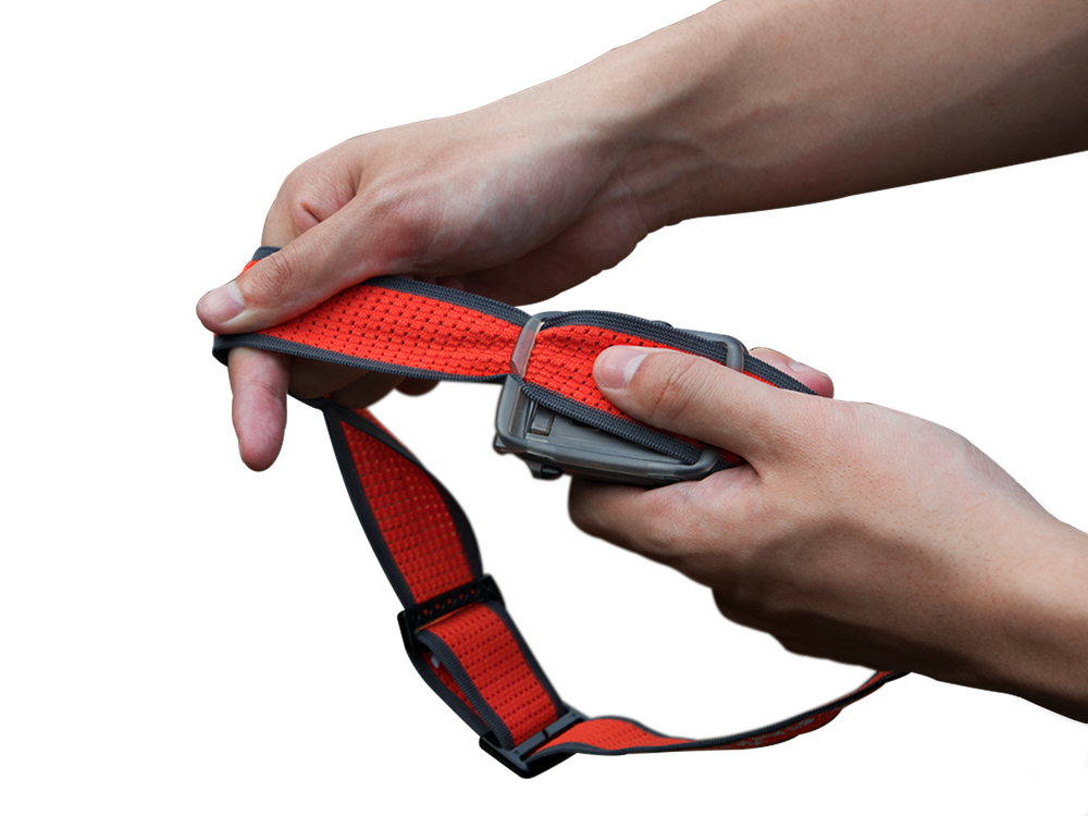 Налобный фонарь Fenix HL16 цвет розовый, светит белым и красным светом для бега и ориентирования