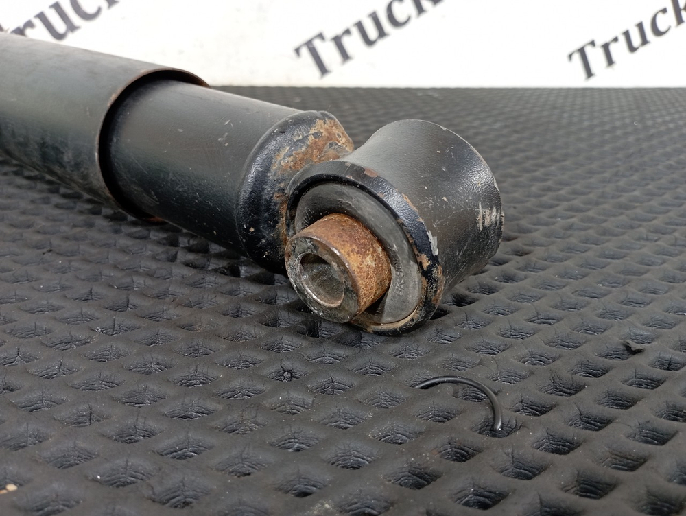 Амортизатор передний 2017г