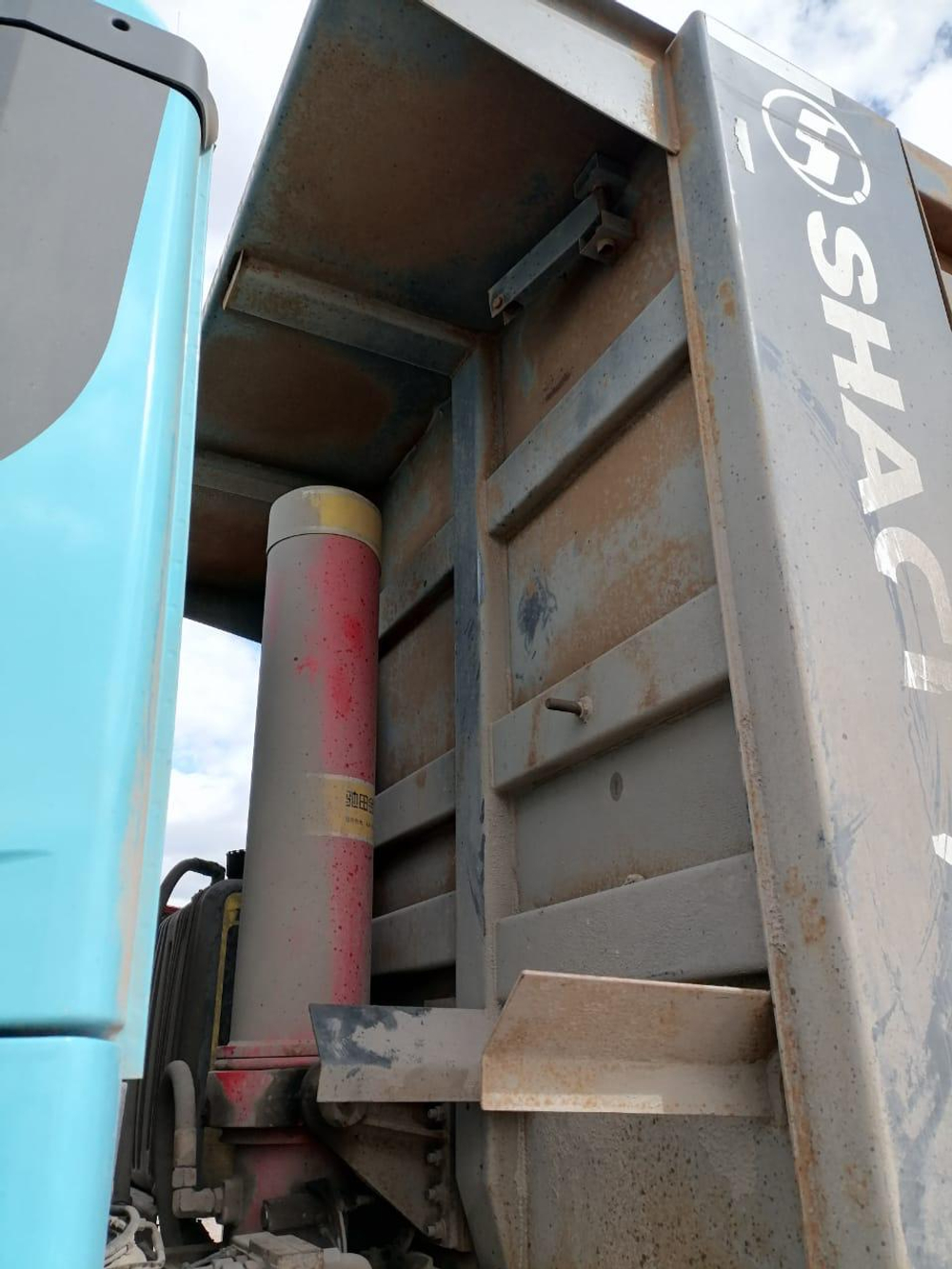 Shacman (Shaanxi) SX* 8x4 Самосвал SX33186V366 (Дизельный, 11,6 л, 423 л.с., МТ)